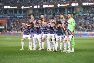 Trendyol S&uuml;per Lig: Trabzonspor: 0 - Galatasaray: 0 (İlk yarı)
