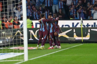 Trendyol S&uuml;per Lig: Trabzonspor: 3- Galatasaray:0 (İlk yarı)
