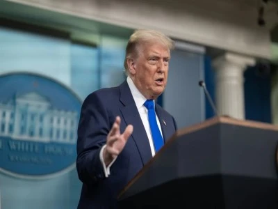 Trump: Ablukayı aşmaya &ccedil;alışan İran gemisini vurarak ele ge&ccedil;irdik