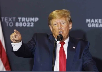 Trump, &ldquo;gizli belgeler&rdquo; soruşturmasında 37 su&ccedil;lamayla karşı karşıya
