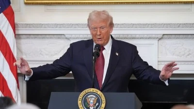 Trump, g&ouml;&ccedil;menlik başvurularını kapatıyor