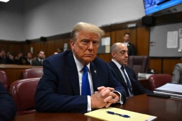 Trump hakkındaki &ldquo;sus payı&rdquo; davasında ilk g&uuml;n
