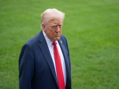 Trump: H&uuml;rm&uuml;z Boğazı&rsquo;na gidin, kendi petrol&uuml;n&uuml;z&uuml; alın