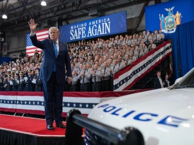 Trump: H&uuml;rm&uuml;z Boğazı'nı yakında ABD toprağı ilan edeceğim