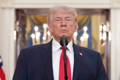 Trump İran'a y&ouml;nelik tehditlerini s&uuml;rd&uuml;r&uuml;yor