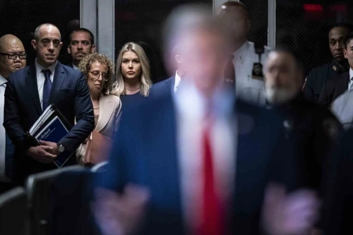 Trump, Karoline Leavitt&rsquo;in Beyaz Saray S&ouml;zc&uuml;s&uuml; olacağını duyurdu
