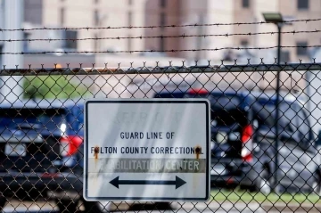 Trump&rsquo;la beraber Georgia Davası&rsquo;nda yargılanan iki kişi teslim oldu
