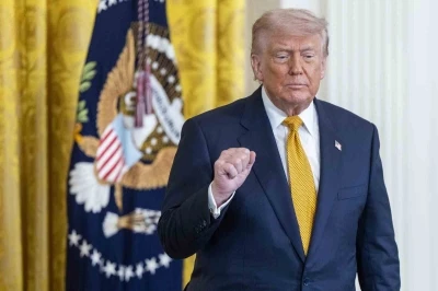Trump: "İran&rsquo;da zenginleştirilmiş uranyuma yaklaşanı havaya u&ccedil;ururuz"