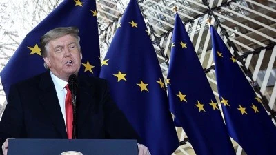 Trump'tan Avrupa Birliği'ne y&uuml;zde 30 g&uuml;mr&uuml;k vergisi