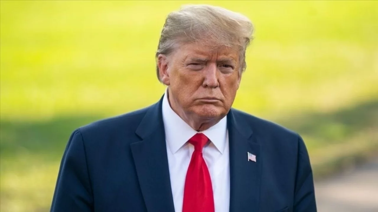 Trump'tan İran ile ilgili dikkat &ccedil;eken iddia! "10 tanker petrol hediye ettiler"