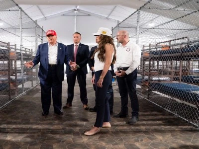 Trump, 'Timsah Alcatraz'ı gezdi