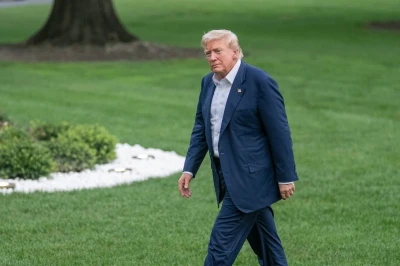 Trump: Venezuela ve &ccedil;evresindeki hava sahası kapatılacak