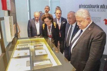 T&Uuml;BA Başkanı Şeker ile beraberindeki heyet, Biyo&ccedil;eşitlilik merkezini ziyaret etti
