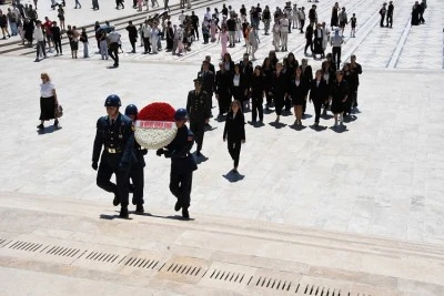 T&Uuml;MKAD'tan Anıtkabir ziyareti 