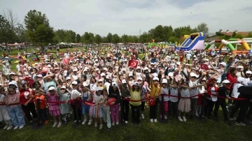 T&uuml;praş, 23 Nisan Ulusal Egemenlik ve &Ccedil;ocuk Bayramı&rsquo;nı 12. kez d&uuml;zenlediği &ccedil;ocuk şenliği ile kutladı
