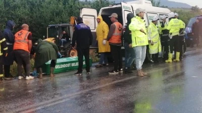Tur midib&uuml;s&uuml; devrildi: 5 &ouml;l&uuml; 26 yaralı