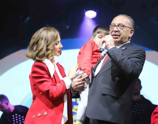 Turgutlu&rsquo;da Bet&uuml;l Demir r&uuml;zgarı esti
