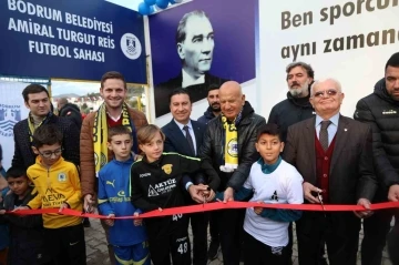 Turgutreis&rsquo;e uluslararası standartlarda futbol sahası
