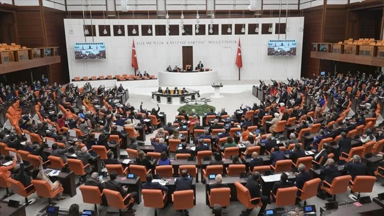 T&uuml;rk askerinin g&ouml;rev s&uuml;resi 2 yıl daha uzatıldı