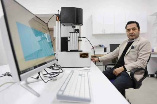 T&uuml;rk bilim adamı, nanoteknoloji ve fotonik algılama sistemlerinde &ccedil;ığır a&ccedil;tı
