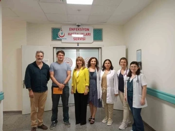 T&uuml;rk doktorlardan Avrupalı meslektaşlarına kene eğitimi
