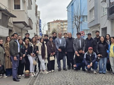 T&uuml;rk d&uuml;nyası &ouml;ğrencileri kahvaltıda buluştu
