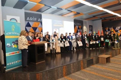 T&uuml;rk d&uuml;nyası şairleri Uludağ &Uuml;niversitesi'nde buluştu 