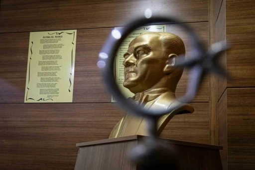 T&uuml;rk d&uuml;nyasındaki bakanlar, milletvekilleri, b&uuml;y&uuml;kel&ccedil;iler bu enstit&uuml;den mezun
