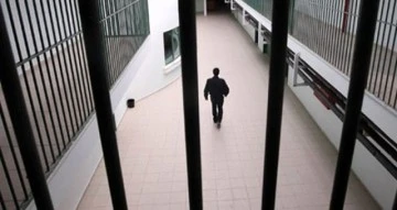 &lsquo;T&uuml;rk Escobar&rsquo; lakaplı &Uuml;rfi &Ccedil;etinkaya'nın su&ccedil; &ouml;rg&uuml;t&uuml;ne y&ouml;nelik operasyonda 23 tutuklama