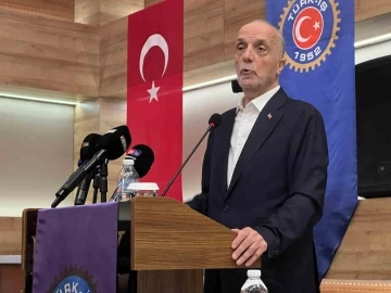T&Uuml;RK-İŞ Genel Başkanı Atalay: "T&uuml;rkiye meselesi olduğu zaman yan yana durma mecburiyeti var"
