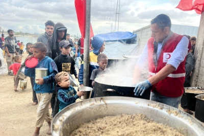 T&uuml;rk Kızılay&rsquo;ın İyilik Gemisi Yardımları Gazze&rsquo;de