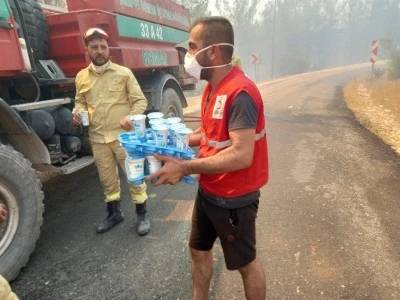 T&uuml;rk Kızılay&rsquo;ın orman yangınlarıyla m&uuml;cadeleye desteği s&uuml;r&uuml;yor