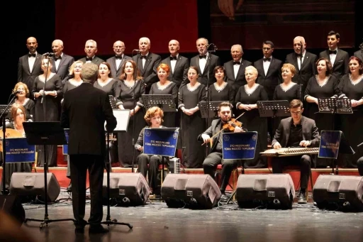 T&uuml;rk m&uuml;ziğinin eşsiz ezgileri Bilecik&rsquo;te yankılandı
