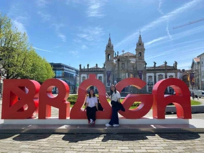 T&uuml;rk &ouml;ğrencilerden Avrupa&rsquo;da ekmek kokan başarı hikayesi
