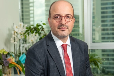 T&uuml;rk Reas&uuml;rans&rsquo;ta Bayrak Değişimi