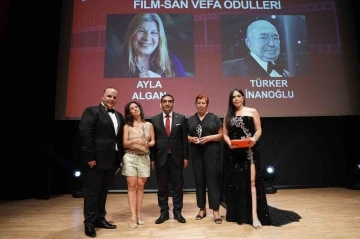 T&uuml;rk sinemasının en&rsquo;leri &ouml;d&uuml;llerine kavuştu
