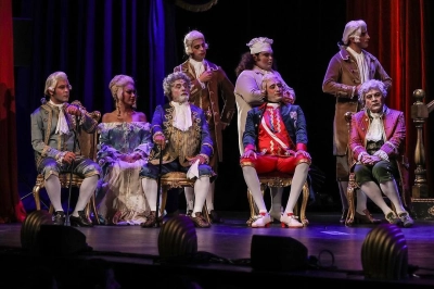 T&uuml;rk Tiyatrosunun En &Ccedil;ok İzlenen Yapımlarından Amadeus Veda Turnesine &Ccedil;ıkıyor
