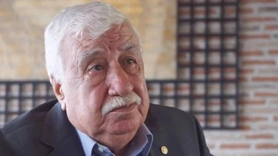 T&uuml;rk tiyatrosunun usta ismi Ahmet G&uuml;lhan hayatını kaybetti