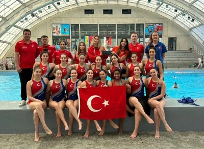 T&uuml;rkiye A Milli Kadın Sutopu Takımı&rsquo;ndan b&uuml;y&uuml;k başarı