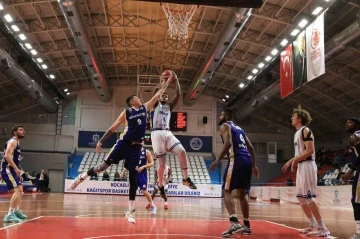 T&uuml;rkiye Basketbol Ligi: Kocaeli B&uuml;y&uuml;kşehir Belediye Kağıtspor: 95 - Kapaklıspor: 88
