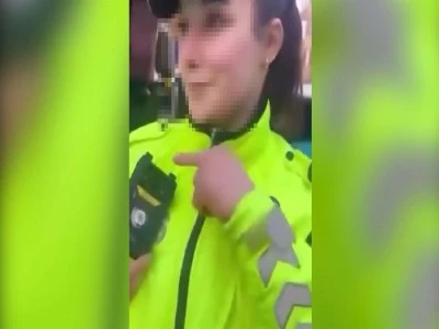 T&uuml;rkiye'de g&ouml;revi başındaki kadın polise şiddet: Valilikten a&ccedil;ıklama! 