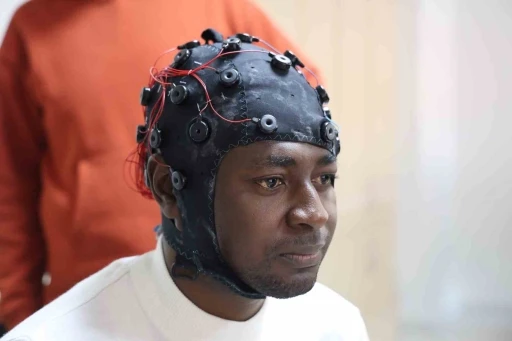 T&uuml;rkiye&rsquo;de ilk: Fırat &Uuml;niversitesinde beyin okuyan model geliştirildi
