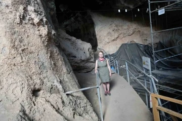 T&uuml;rkiye&rsquo;deki en yaşlı boz ayı kalıntısı Karain&rsquo;de
