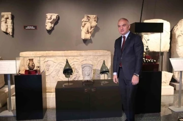 T&uuml;rkiye&rsquo;den ge&ccedil;miş yıllarda ABD&rsquo;ye ka&ccedil;ırılan 41 tarihi eser, K&uuml;lt&uuml;r ve Turizm Bakanlığının girişimiyle yurda getirildi
