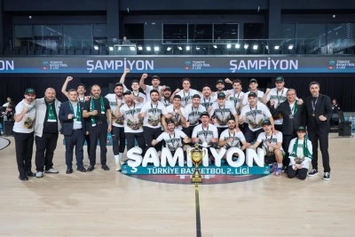 T&uuml;rkiye Erkekler Basketbol 2. Lig'inde şampiyon Sakarya B&uuml;y&uuml;kşehir oldu