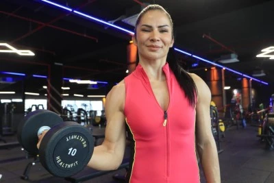T&uuml;rkiye Feryal &Ouml;ğretmenin fitness başarısını konuşuyor