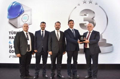 T&uuml;rkiye Hazır Beton Birliğinin 4. Mavi Baret İş G&uuml;venliği &Ouml;d&uuml;lleri Sahiplerini Buldu