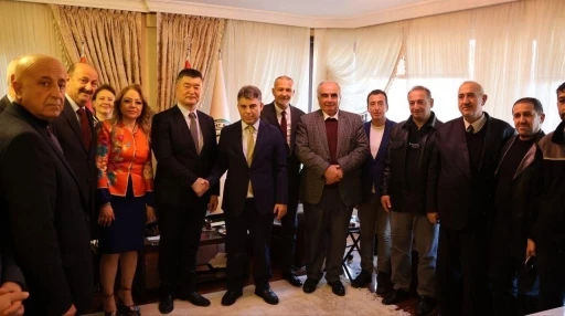 T&uuml;rkiye ile &Ccedil;in arasındaki ekonomik ve ticari ilişkiler g&uuml;&ccedil;leniyor
