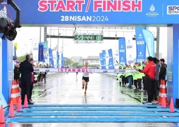 T&uuml;rkiye İş Bankası 19. İstanbul Yarı Maratonu&rsquo;nu erkeklerde Hicham Amghar, kadınlar Sheila Chelangat kazandı