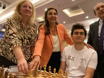 T&uuml;rkiye İş Bankası Satran&ccedil; S&uuml;per Ligi başladı